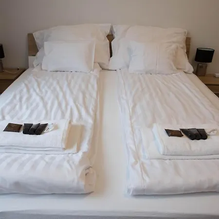 Molnar Cozy Center Retreat For 2 Ac & Perfect Location! Budapest