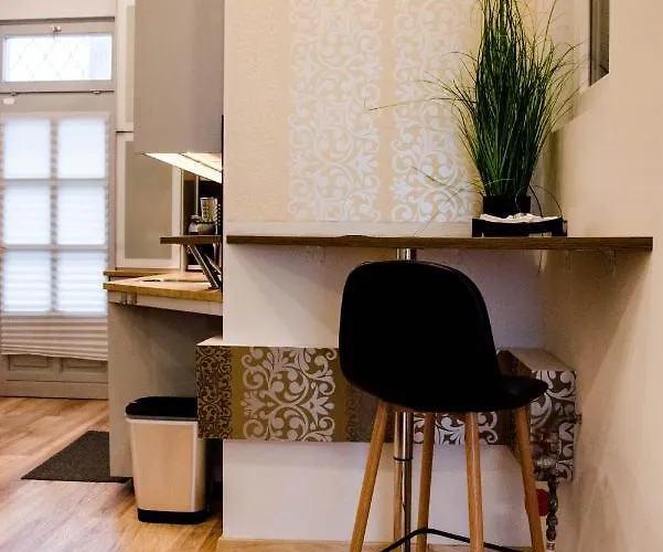 Molnar Cozy Center Retreat For 2 Ac & Perfect Location! Budapest